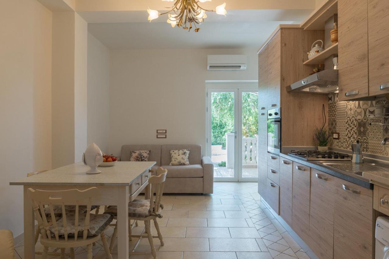 Appartamento Ortensia In Villa Mariella Ostuni Exterior photo